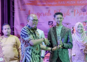 Ketua DPRD Sumbar Tutup Lomba Penyanyi Lagu Minang