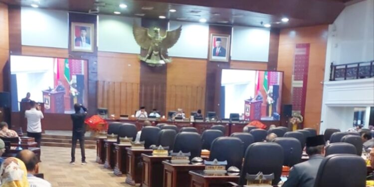 Fraksi – fraksi DPRD Sumbar Sampaikan Pandangan Umum Atas Ranperda PPA