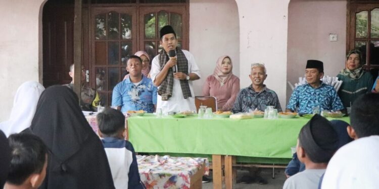 Wakil Ketua DPRD Sumbar Suwirpen Suib Motivasi Anak Yatim di Banuaran