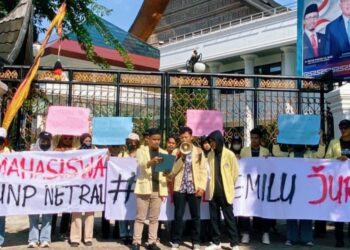 Dalam Aksi Damai di Kantor DPRD Sumbar, Mahasiswa UNP Serukan Pemilu Damai