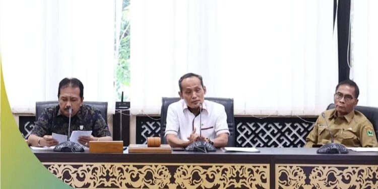 Pansus RPJPD DPRD Sumbar Gelar Rapat Pembahasan Bersama Mitra