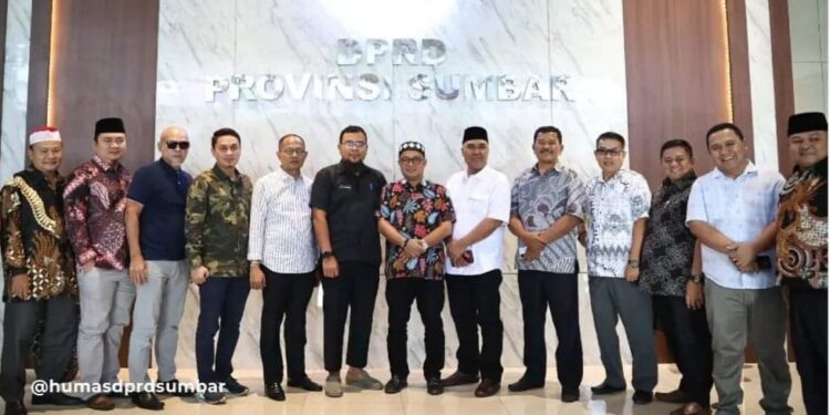 DPRD Sumbar Terima Kunjungan DPRD Pasaman Barat