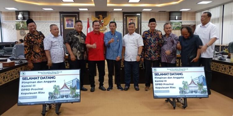 Komisi III DPRD Riau Kunjungi DPRD Sumbar