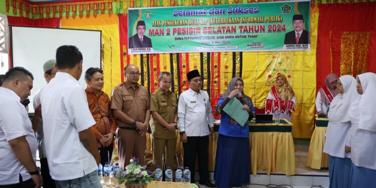 Sekretaris DPRD Sumbar Sampaikan Rasa Bangga MAN 2 Pessel jadi Duta KIP