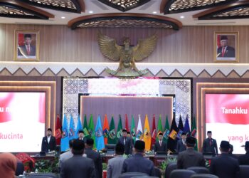 BPK RI Serahkan LHP Atas LKPD Sumbar