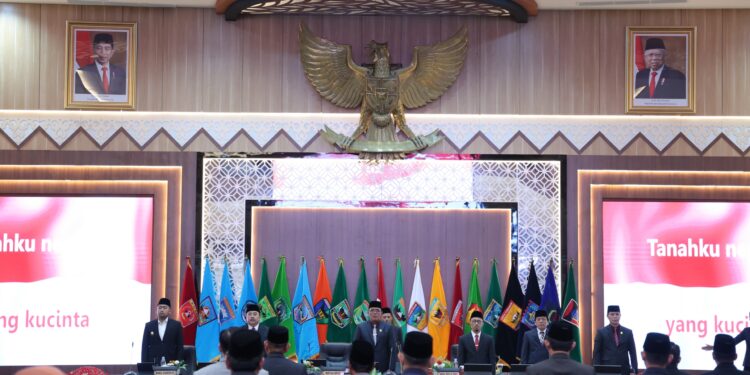 BPK RI Serahkan LHP Atas LKPD Sumbar