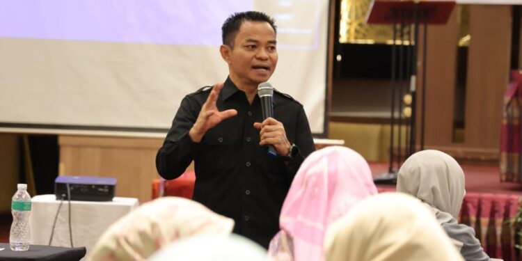 Tingkatkan Pemahaman Pelaku Usaha, Bimtek Perizinan Usaha Terselenggara dari Pokir Hidayat