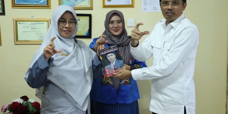 Sekretaris DPRD Sumbar, Raflis Apresiasi SMA N 3 Painan Duta Keterbukaan Informasi Publik