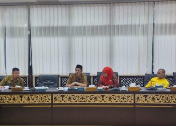 Mahasiswa FH UBH Kuliah Lapangan di DPRD Sumbar