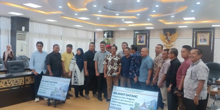 Sekretaris DPRD Sumbar, Raflis Terima Kunjungan Komisi II dan III DPRD Limapuluh Kota