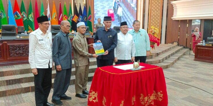 DPRD Sumbar Gelar Rapat Paripurna Pengambilan Keputusan Atas Ranperda RPJPD 2025-2045