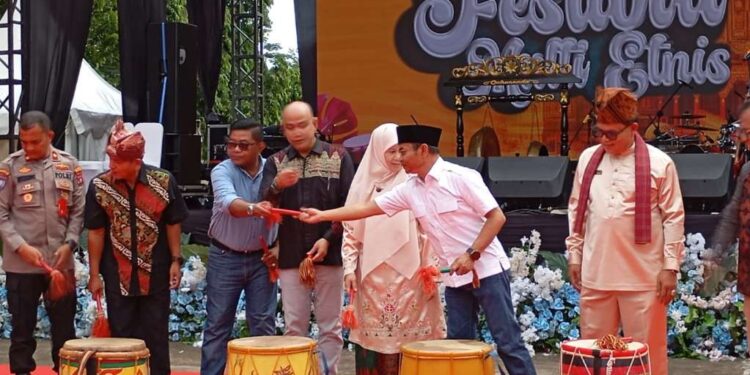 Lewat Dana Pokir, Anggota DPRD Sumbar Hidayat Gelar Festival Multi Etnis di Padang