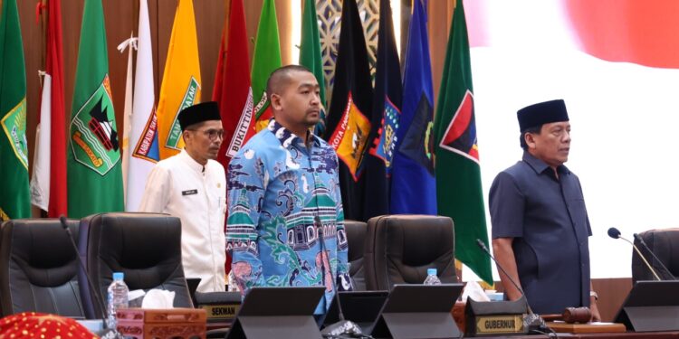 Gubernur Sampaikan Jawaban Pandangan Umum Fraksi-Fraksi DPRD Sumbar Terkait Perubahan APBD