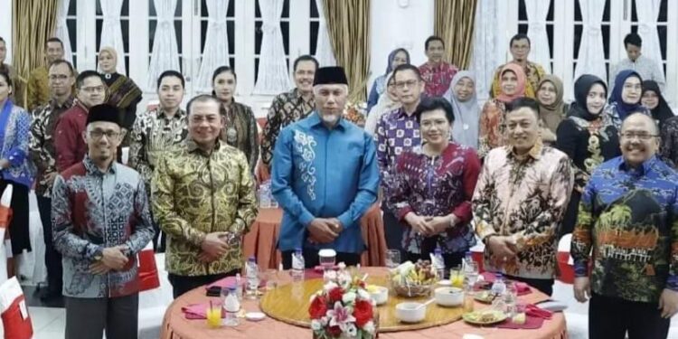 Ketua DPRD Sumbar Sementara Irsyad Safar Hadiri Jamuan Makan Malam dengan Kajati