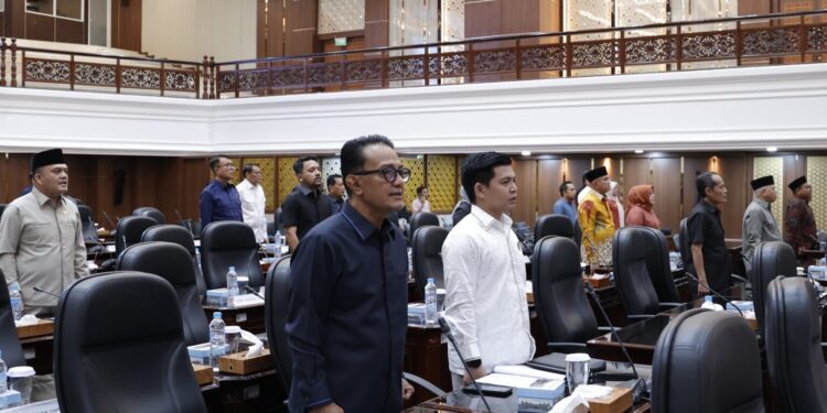 Fraksi-fraksi DPRD Sumbar Sampaikan Pandangan Umum Ranperda APBD 2025