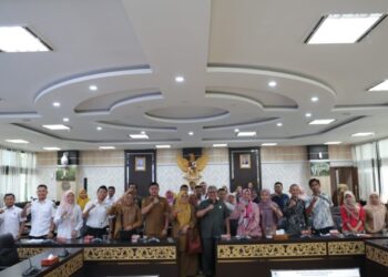 Adukan Nasib Soal Pengangkatan, Tenaga Teknis Non ASN Sumbar Datangi DPRD Sumbar