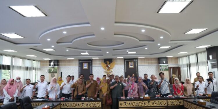 Adukan Nasib Soal Pengangkatan, Tenaga Teknis Non ASN Sumbar Datangi DPRD Sumbar