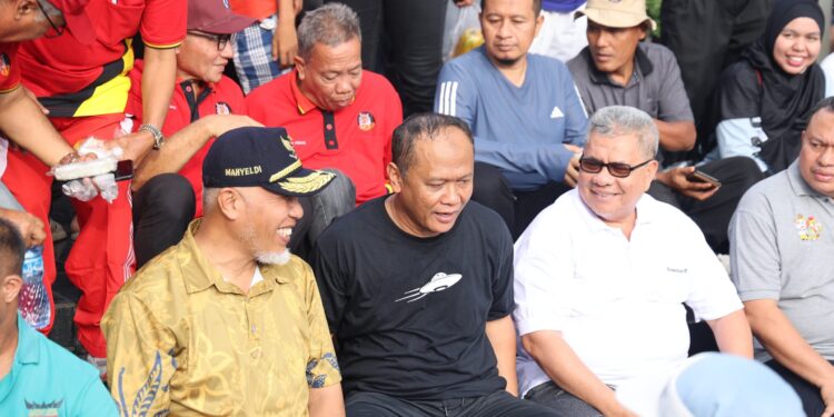 Ikuti Festival Makan Durian Basamo, Ketua DPRD Sumbar Harapkan Peningkatan Ekonomi dan Kemajuan UMKM