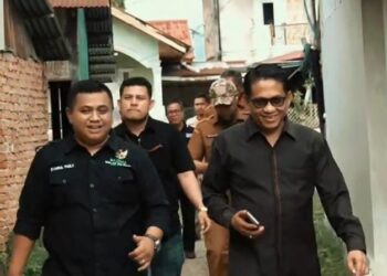 Antisipasi Bencana, Wakil Ketua DPRD Sumbar Evi Yandri Tinjau Sejumlah Sungai di Padang