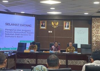 FKKS SMK Swasta se-Sumbar Sampaikan Aspirasi ke DPRD
