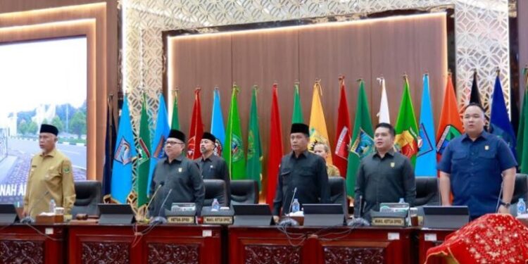 DPRD Sumbar Umumkan Pengusulan Pemberhentian dan Pengangkatan Gubernur dan Wakil Gubernur