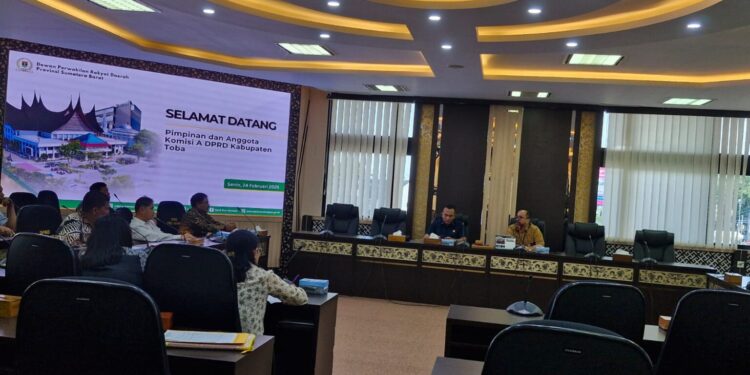 Bahas Inpres No 1 Tahun 2025, DPRD Sumbar Terima Kunjungan Komisi A DPRD Toba