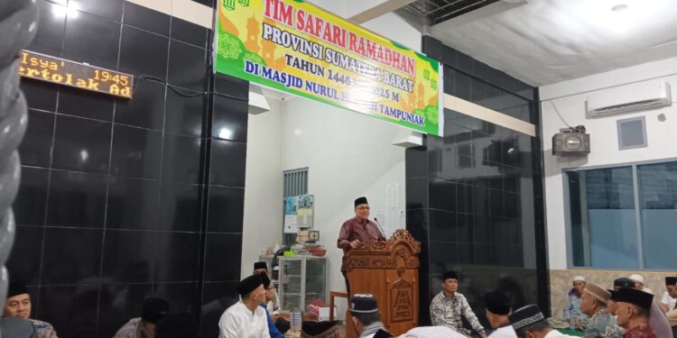 Safari Ramadhan, Muhidi Ajak Masyarakat Dekatkan Diri Kepada Allah