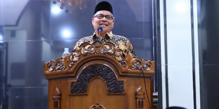 Ketua DPRD Sumbar Muhidi Berikan Tausyiah Agama di Masjid Al Manar