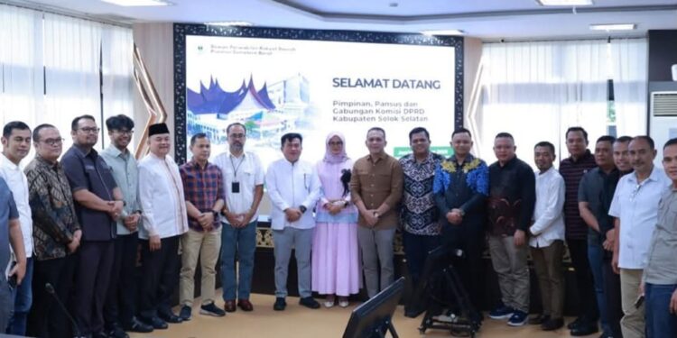 DPRD Solsel Lakukan Kunjungan Kerja ke DPRD Sumbar