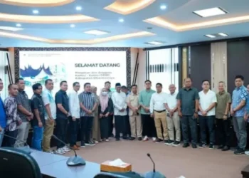 Pimpinan dan Anggota Komisi DPRD Dharmasraya Kunjungan Kerja ke DPRD Sumbar