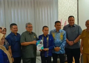 Ketua DPRD Sumbar Terima Laporan KIP Tahun 2024