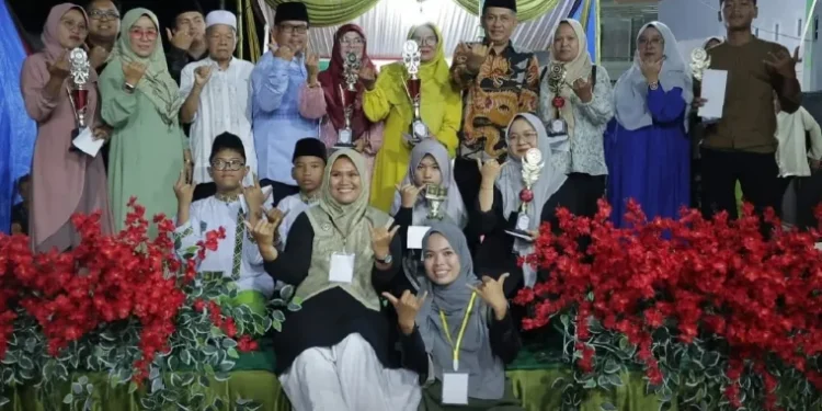 Hadiri Semarak Idul Adha, Evi Yandri Apresiasi Kekompakan Warga Kalumbuk