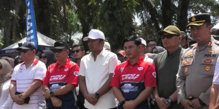 Anggota DPRD Sumbar Ade Putra, Hadiri Kejurnas Grasstrack Putaran 2 Regional 1A Sumatera