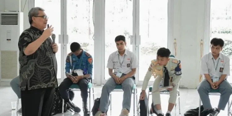 Ketua DPRD Sumbar Dorong Pelajar SMK Kuasai Bahasa Asing