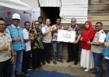 Muhidi Hadiri Peresmian Listrik Gratis di Ulak Karang