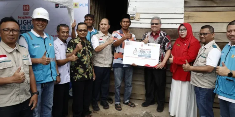 Muhidi Hadiri Peresmian Listrik Gratis di Ulak Karang