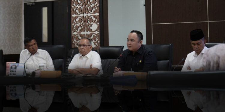 Dorong Kemajuan Peternakan Daerah, DPRD Sumbar Kaji Potensi Pakan Maggot